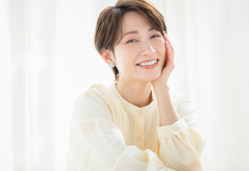 虫歯を予防して健康に過ごす女性