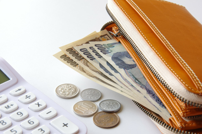 前歯の虫歯を治療する場合にかかる費用のイメージ