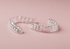 歯の矯正に使用するマウスピース
