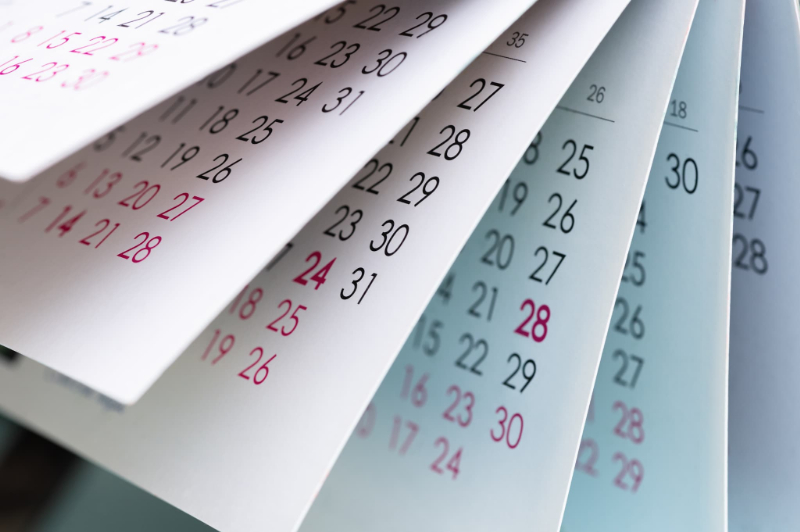 出っ歯の矯正にかかる期間を示すカレンダー