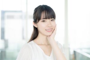 八重歯のある女性