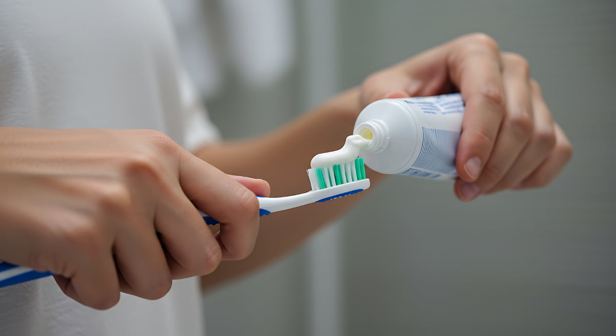 毎日歯磨きをする様子