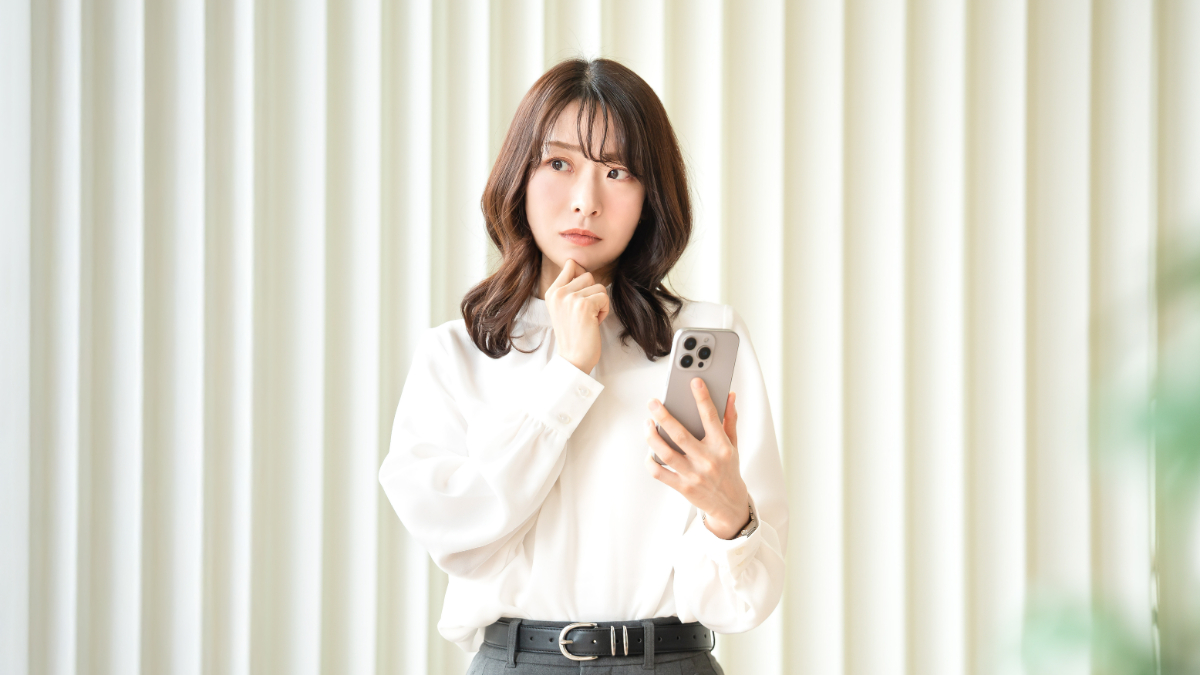 インプラント治療に年齢制限はあるのかを考えている女性