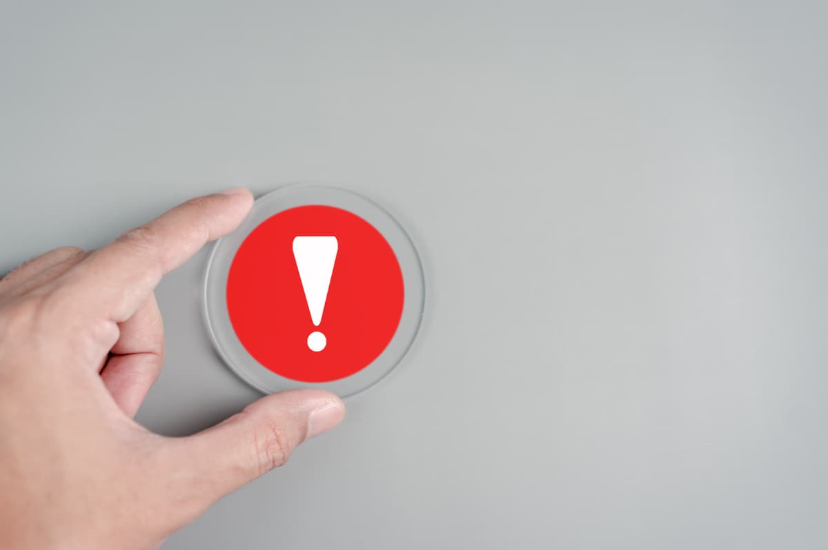 マウスピース矯正の装置をお手入れするときの注意点を伝えるイメージ